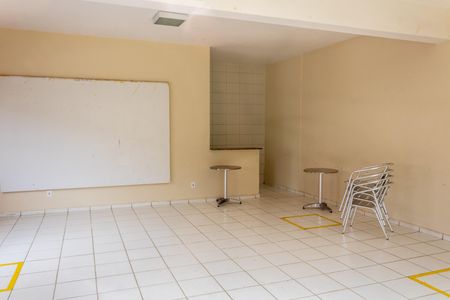 Apartamento para alugar com 61m², 2 quartos e 1 vaga Apartamento para alugar com 61m², 2 quartos e 1 vagaÁrea comum - Salão de festas