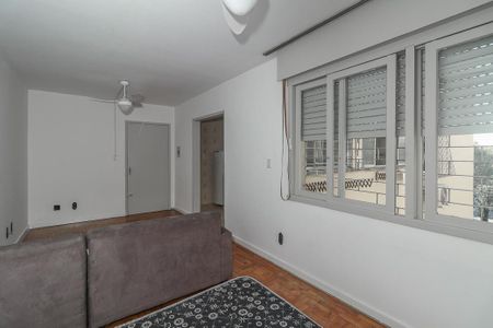 Sala / Quarto de kitnet/studio para alugar com 1 quarto, 32m² em Vila Ipiranga, Porto Alegre