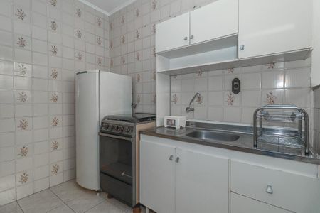 Cozinha e Área de Serviço de kitnet/studio para alugar com 1 quarto, 32m² em Vila Ipiranga, Porto Alegre