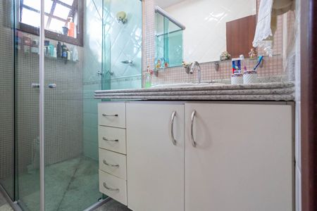 Casa à venda com 500m², 4 quartos e 6 vagas Casa à venda com 500m², 4 quartos e 6 vagasBanheiro social 1