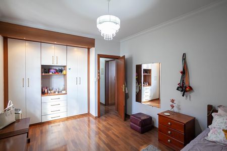 Casa à venda com 500m², 4 quartos e 6 vagas Casa à venda com 500m², 4 quartos e 6 vagasQuarto 1