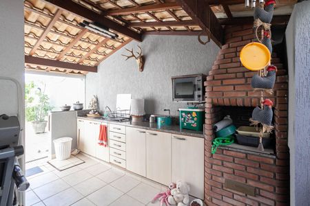 Casa à venda com 500m², 4 quartos e 6 vagas Casa à venda com 500m², 4 quartos e 6 vagasChurrasqueira
