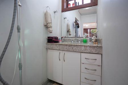 Casa à venda com 500m², 4 quartos e 6 vagas Casa à venda com 500m², 4 quartos e 6 vagasBanheiro da suíte 1