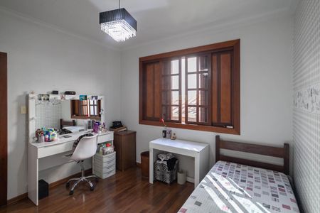Casa à venda com 500m², 4 quartos e 6 vagas Casa à venda com 500m², 4 quartos e 6 vagasQuarto 2