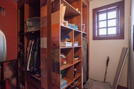 Casa à venda com 500m², 4 quartos e 6 vagas Casa à venda com 500m², 4 quartos e 6 vagasCloset da suíte 1