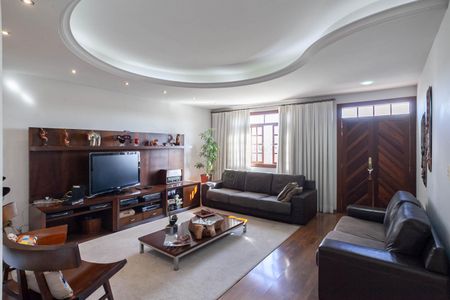 Casa à venda com 500m², 4 quartos e 6 vagas Casa à venda com 500m², 4 quartos e 6 vagasSala