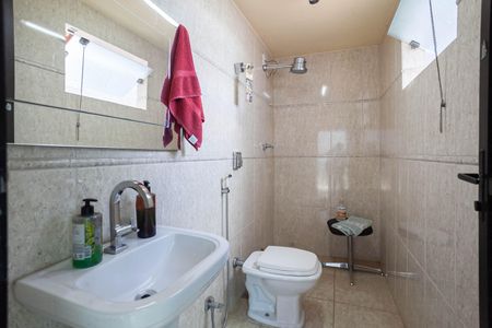 Casa à venda com 500m², 4 quartos e 6 vagas Casa à venda com 500m², 4 quartos e 6 vagasBanheiro de serviço