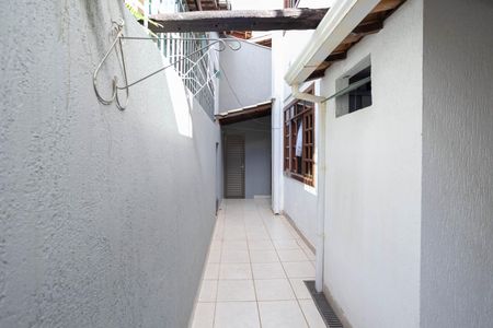 Casa à venda com 500m², 4 quartos e 6 vagas Casa à venda com 500m², 4 quartos e 6 vagasCorredor