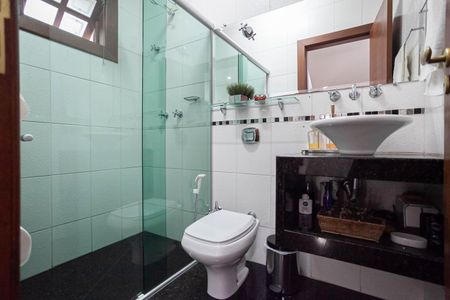 Casa à venda com 500m², 4 quartos e 6 vagas Casa à venda com 500m², 4 quartos e 6 vagasBanheiro social 2