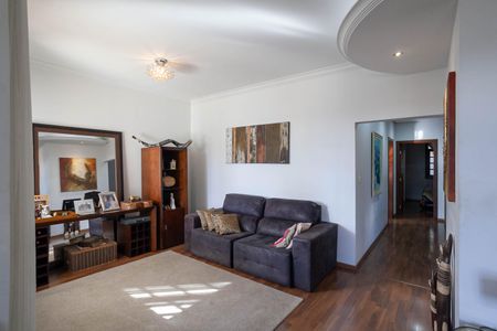 Casa à venda com 500m², 4 quartos e 6 vagas Casa à venda com 500m², 4 quartos e 6 vagasSala