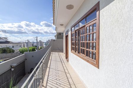 Casa à venda com 500m², 4 quartos e 6 vagas Casa à venda com 500m², 4 quartos e 6 vagasVaranda
