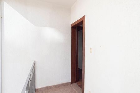 Casa à venda com 500m², 4 quartos e 6 vagas Casa à venda com 500m², 4 quartos e 6 vagasVaranda