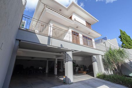 Casa à venda com 500m², 4 quartos e 6 vagas Casa à venda com 500m², 4 quartos e 6 vagasFachada