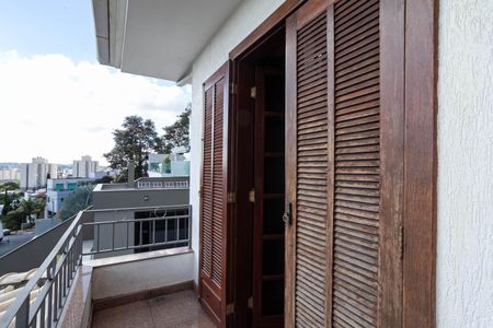 Casa à venda com 500m², 4 quartos e 6 vagas Casa à venda com 500m², 4 quartos e 6 vagasVaranda da suíte 1