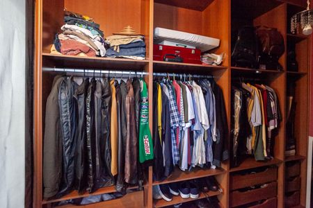 Casa à venda com 500m², 4 quartos e 6 vagas Casa à venda com 500m², 4 quartos e 6 vagasCloset da suíte 1
