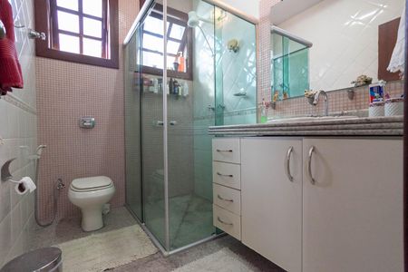 Casa à venda com 500m², 4 quartos e 6 vagas Casa à venda com 500m², 4 quartos e 6 vagasBanheiro social 1