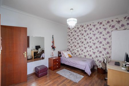 Casa à venda com 500m², 4 quartos e 6 vagas Casa à venda com 500m², 4 quartos e 6 vagasQuarto 1
