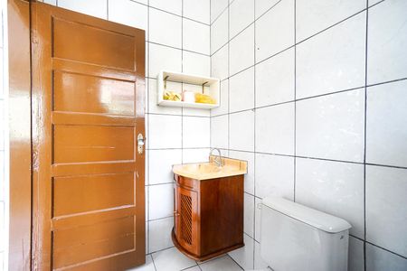Casa de condomínio para alugar com 160m², 2 quartos e sem vagaBanheiro 