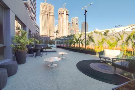 Apartamento para alugar com 180m², 4 quartos e 3 vagas Apartamento para alugar com 180m², 4 quartos e 3 vagasArea Comum
