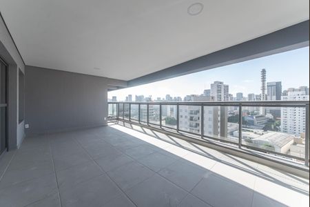 Apartamento para alugar com 180m², 4 quartos e 3 vagas Apartamento para alugar com 180m², 4 quartos e 3 vagasVaranda