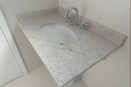 Apartamento para alugar com 180m², 4 quartos e 3 vagas Apartamento para alugar com 180m², 4 quartos e 3 vagasBanheiro da Suíte 2
