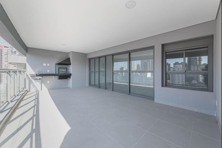 Apartamento para alugar com 180m², 4 quartos e 3 vagas Apartamento para alugar com 180m², 4 quartos e 3 vagasVaranda