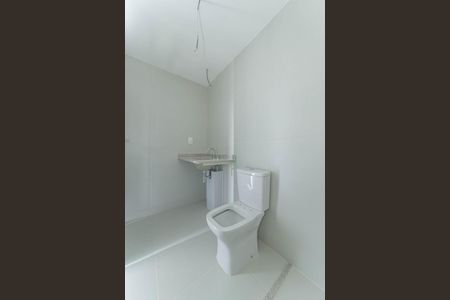 Apartamento para alugar com 180m², 4 quartos e 3 vagas Apartamento para alugar com 180m², 4 quartos e 3 vagasBanheiro da Suíte 1