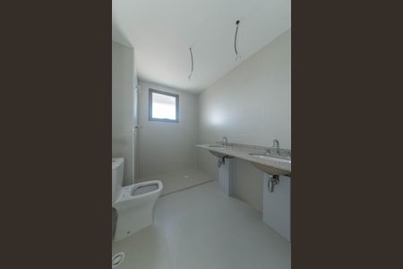 Apartamento para alugar com 180m², 4 quartos e 3 vagas Apartamento para alugar com 180m², 4 quartos e 3 vagasBanheiro da Suíte 4