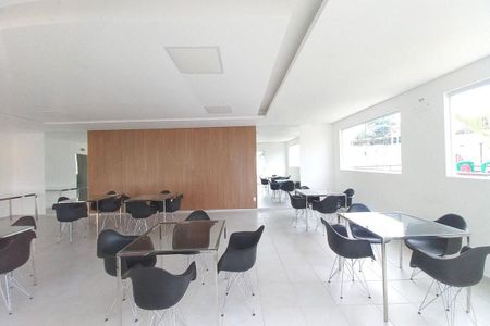 Apartamento para alugar com 44m², 2 quartos e 1 vaga Apartamento para alugar com 44m², 2 quartos e 1 vagaÁrea comum - Salão de festas