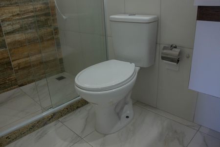 Casa para alugar com 70m², 2 quartos e sem vaga Casa para alugar com 70m², 2 quartos e sem vagaBanheiro da Suíte