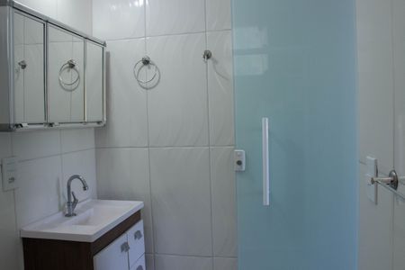 Casa para alugar com 70m², 2 quartos e sem vaga Casa para alugar com 70m², 2 quartos e sem vagaBanheiro da Suíte