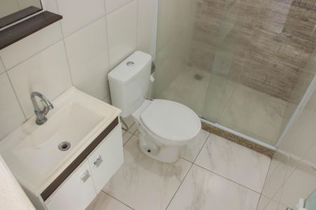 Casa para alugar com 70m², 2 quartos e sem vaga Casa para alugar com 70m², 2 quartos e sem vagaBanheiro Social