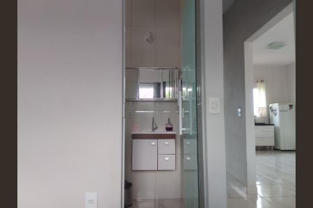 Casa para alugar com 70m², 2 quartos e sem vaga Casa para alugar com 70m², 2 quartos e sem vagaBanheiro da Suíte