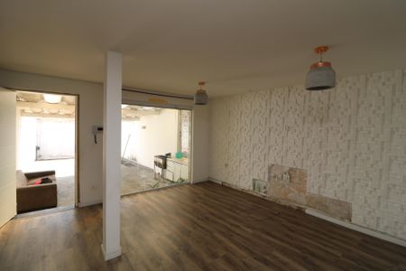 Sala de casa para alugar com 3 quartos, 200m² em Cidade São Mateus, São Paulo