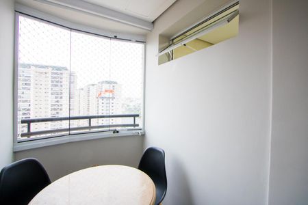 Varanda da sala de apartamento para alugar com 1 quarto, 44m² em Centro, Santo André