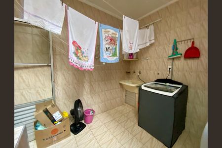 Casa à venda com 108m², 2 quartos e 2 vagas