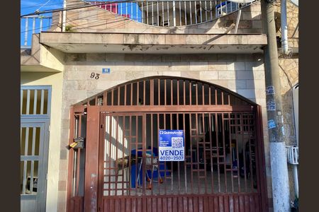 Casa à venda com 108m², 2 quartos e 2 vagas