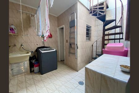 Casa à venda com 108m², 2 quartos e 2 vagas