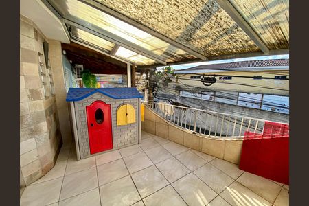 Casa à venda com 108m², 2 quartos e 2 vagas