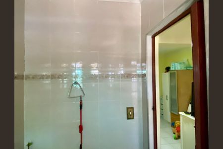 Casa à venda com 108m², 2 quartos e 2 vagas