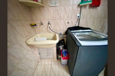 Casa à venda com 108m², 2 quartos e 2 vagas
