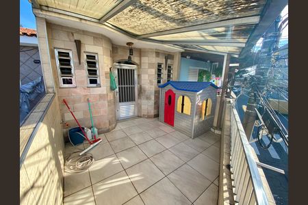 Casa à venda com 108m², 2 quartos e 2 vagas