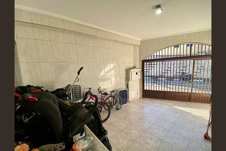 Casa à venda com 108m², 2 quartos e 2 vagas