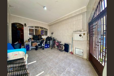 Casa à venda com 108m², 2 quartos e 2 vagas