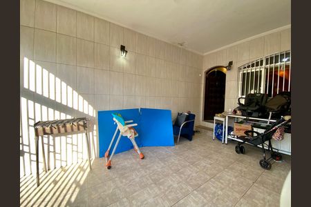 Casa à venda com 108m², 2 quartos e 2 vagas