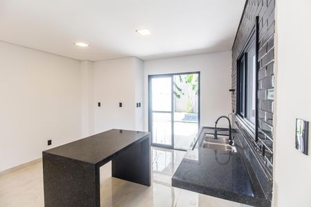 Casa à venda com 126m², 3 quartos e 2 vagas Casa à venda com 126m², 3 quartos e 2 vagasCozinha
