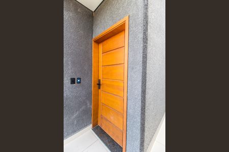 Casa à venda com 126m², 3 quartos e 2 vagas Casa à venda com 126m², 3 quartos e 2 vagasEntrada