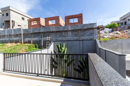 Casa à venda com 126m², 3 quartos e 2 vagas Casa à venda com 126m², 3 quartos e 2 vagasVaranda
