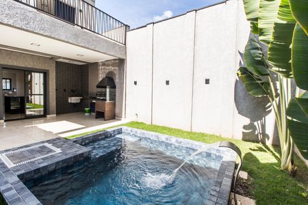 Casa à venda com 126m², 3 quartos e 2 vagas Casa à venda com 126m², 3 quartos e 2 vagasPiscina