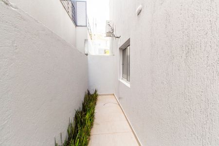 Casa de condomínio para alugar com 223m², 3 quartos e 6 vagas Casa de condomínio para alugar com 223m², 3 quartos e 6 vagasCorredor